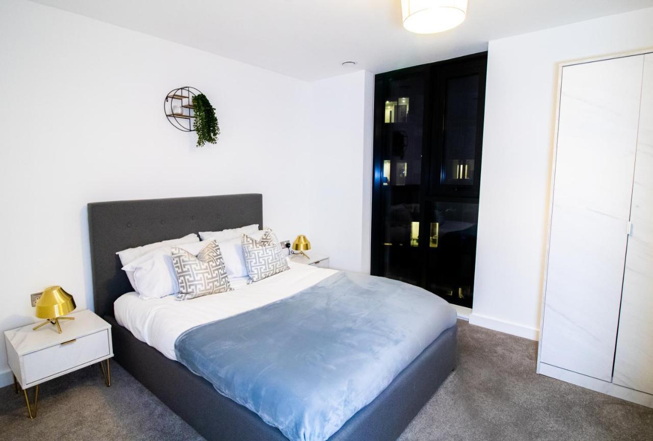 Beautiful Place - 2 Bedroom Apartment On Broad Street バーミンガム エクステリア 写真